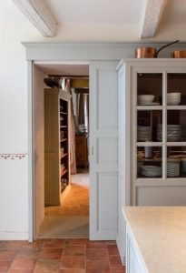 Portes modernes ou rustiques en chêne massif laqué ou naturel - photo 02