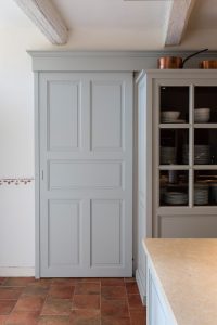 Portes modernes ou rustiques en chêne massif laqué ou naturel - photo 03
